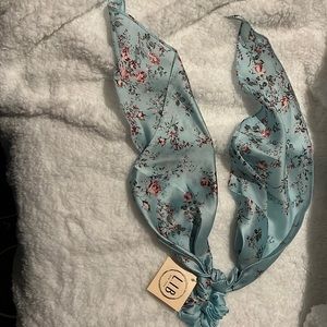 Chain Print Scrunchie Scarf